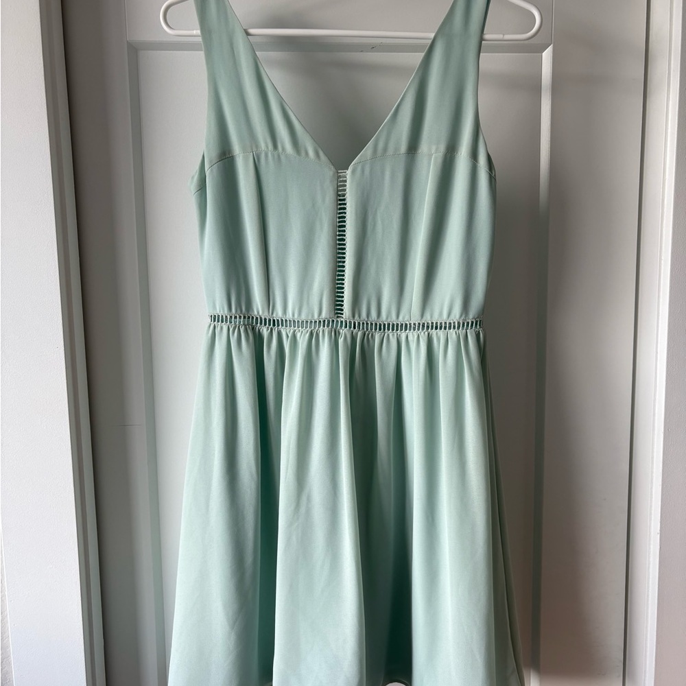 Elegant Mint Green Sleeveless Dress